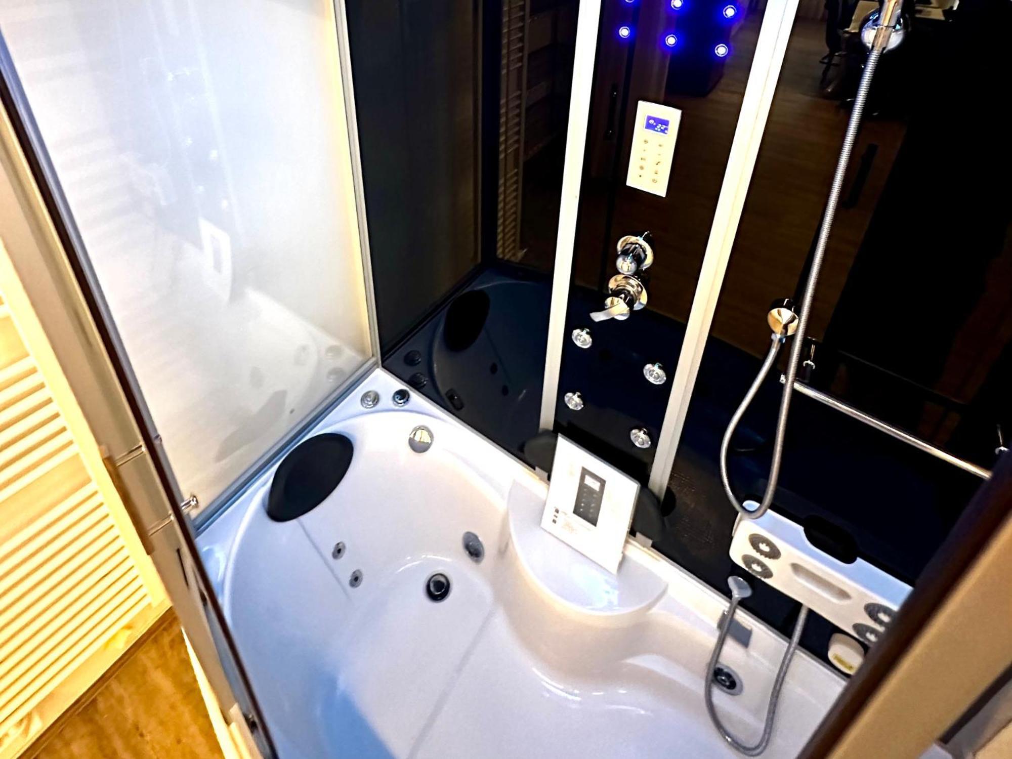 Beefree Whirlpoolsuitexl33-freeparking-fastwifi Apartment Passau